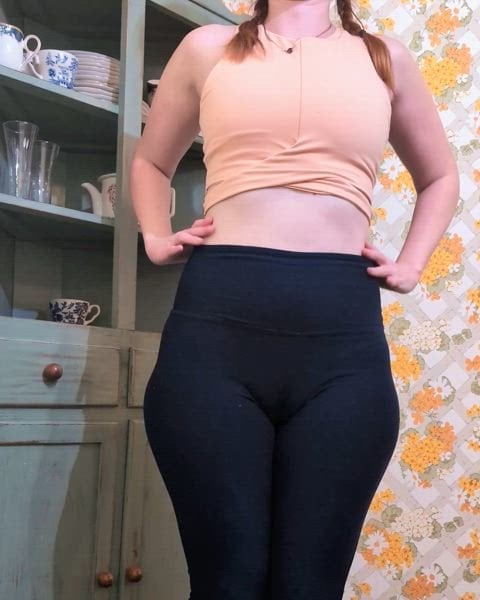 PAWG Let me pull these down