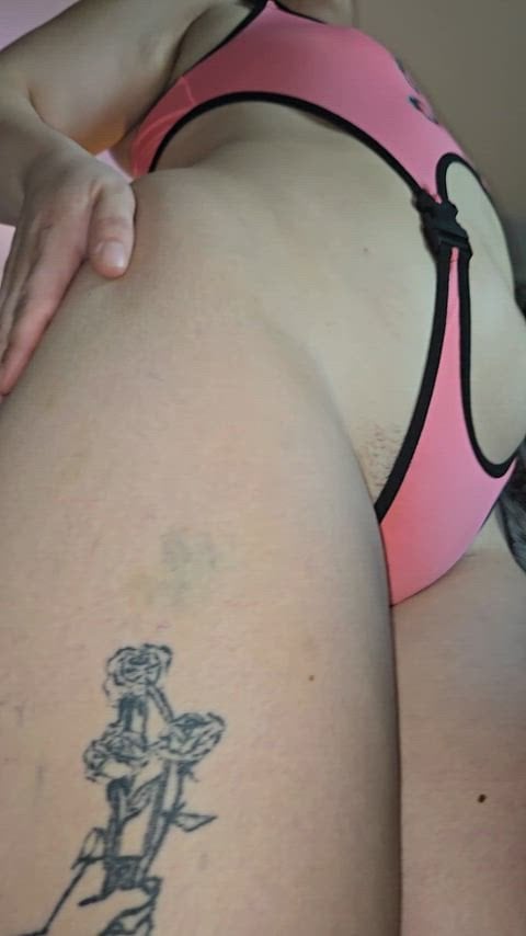 Thicker Looking for a gaming buddy tonight lol