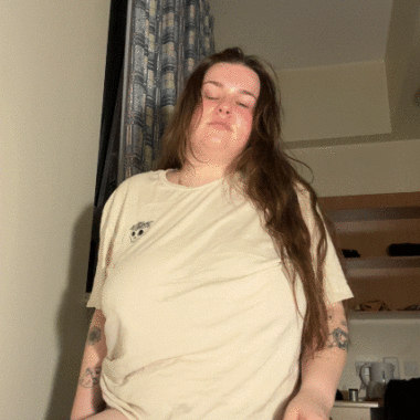 Oversized clothes and curvy girls, name a better combo