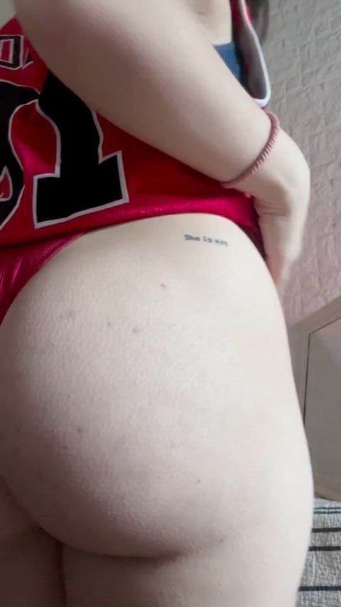 PAWG Guess the size of this monster booty