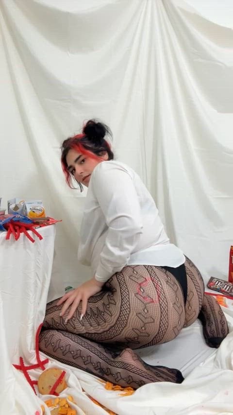 Who here likes to eat