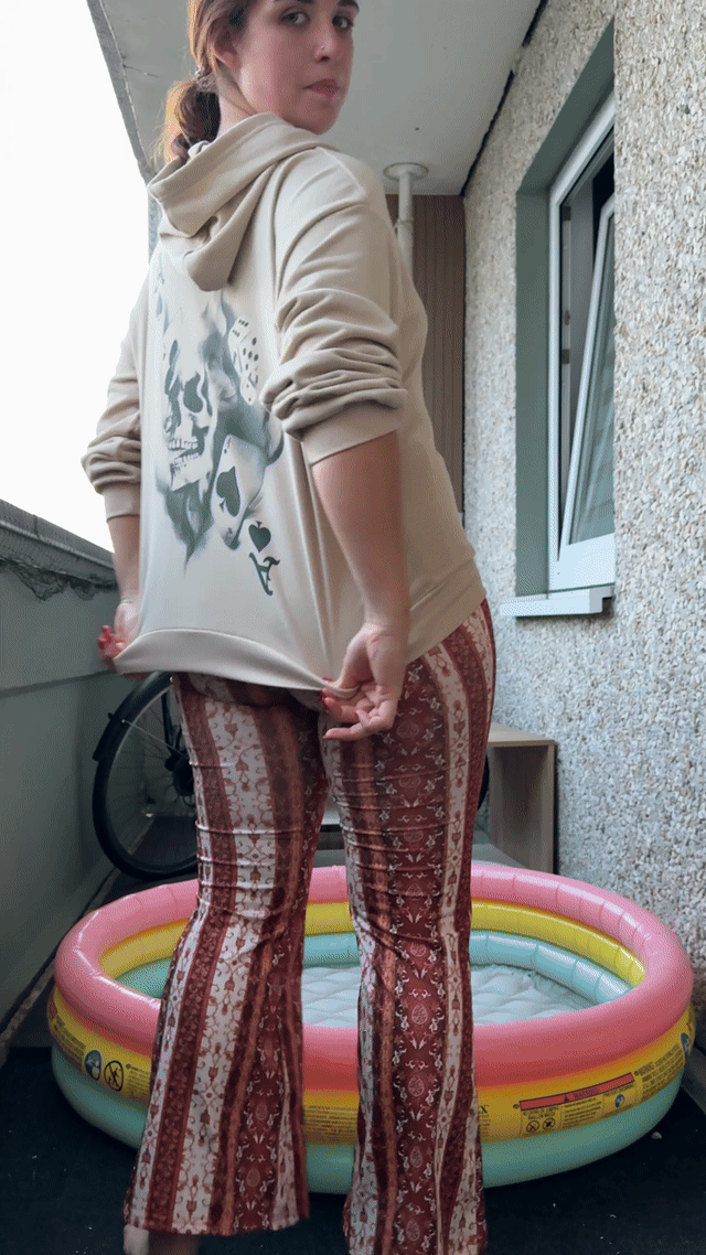 real thickness shows in flare pants Thick White Girls