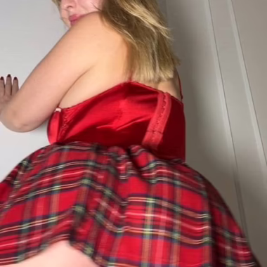Curvy with big butt. hope that’s your type