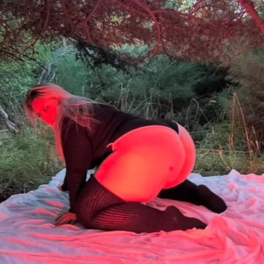 Come play in the forest with me