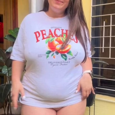 kinda curvy.. kinda thick.. what do u think?