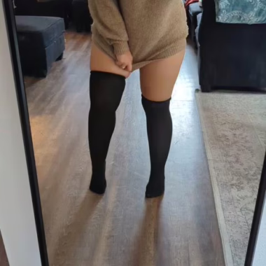 5'0 thick blonde