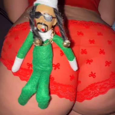 There’s a elf on my shelf