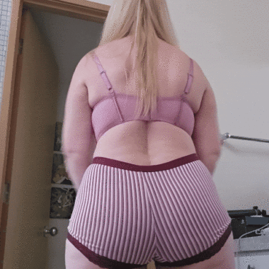 Calling all good boys. It's time to take care of your Milf [F52]