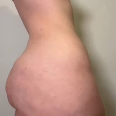 ass so fat it's clapping with slightest moves