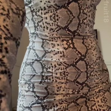 this is the type of dress that's meant to be worn with nothing underneath