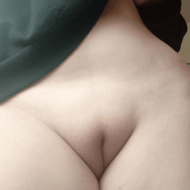It's my birthday and all I want is to know what you think of my fat pussy