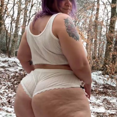 PAWG Hope youd be brave enough to fuck a pawg