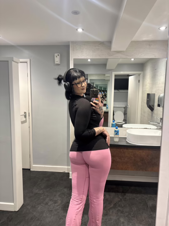 who likes gym girls?🙈🖤