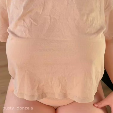 Thick thighs, a delicious belly and juicy tits