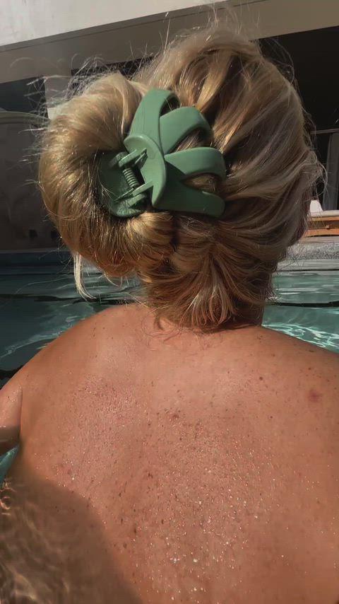 PAWG Cant help but give it a jiggle or