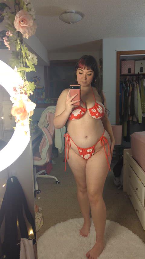 Love how easily string bikinis can become undone
