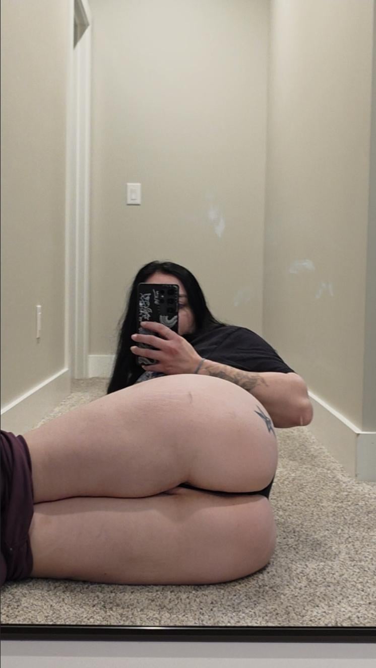 PAWG Are you ready for the week rileygirlXoXo