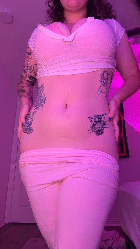 PAWG Wait for the reveal…dont worry these thick thighs