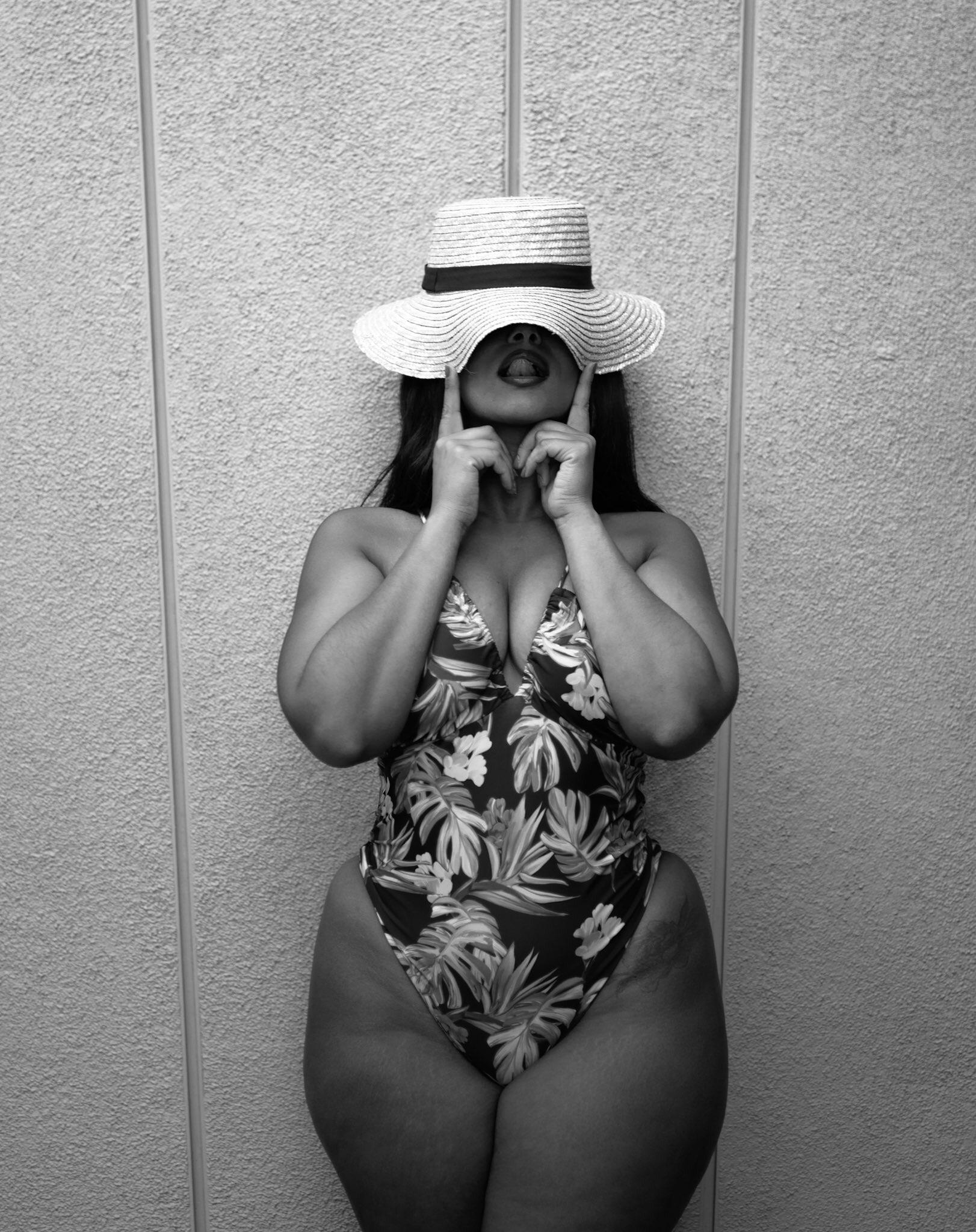 Thicker Leslie Sidora