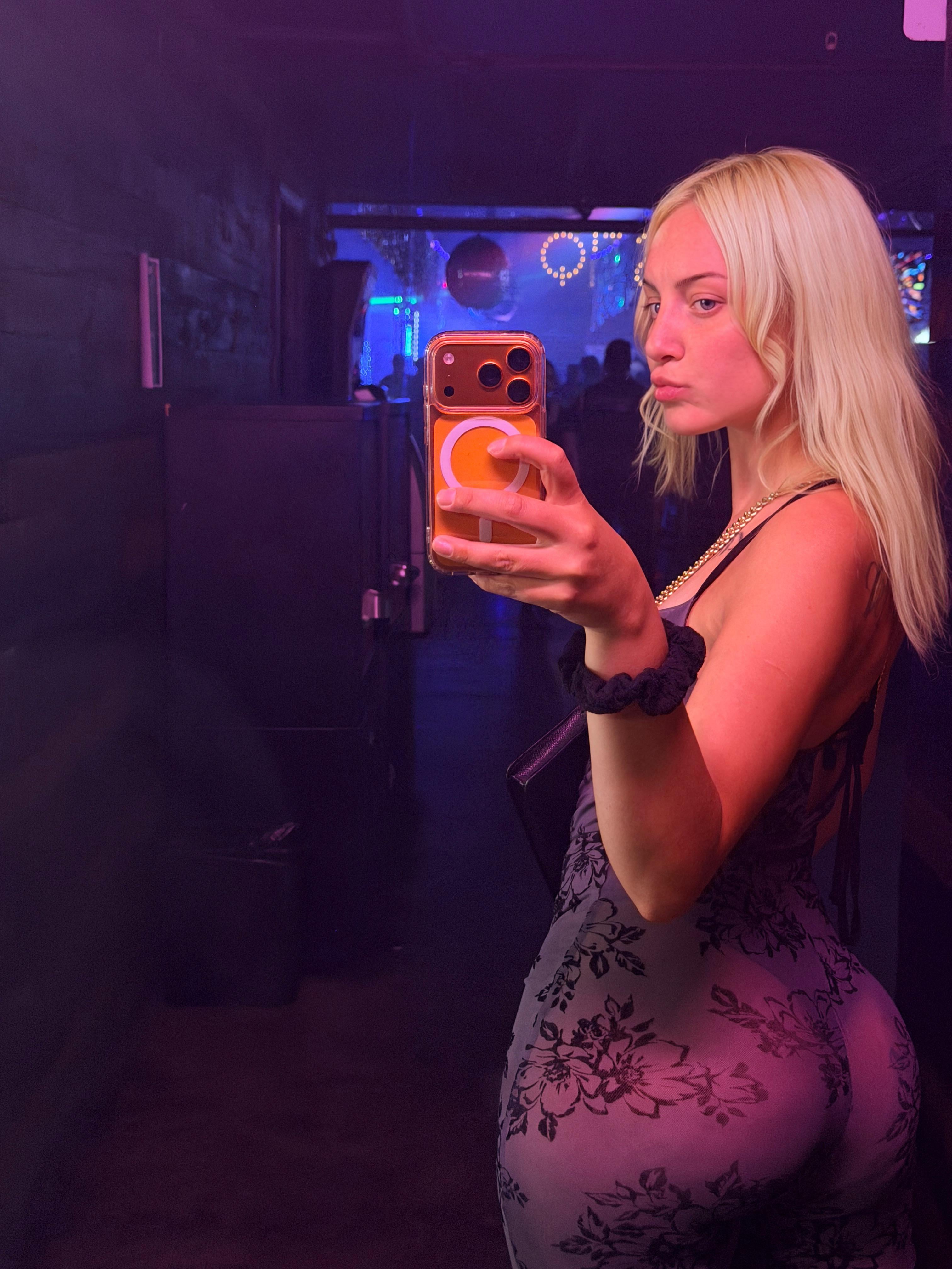 PAWG PAWGs night out Common Let1174
