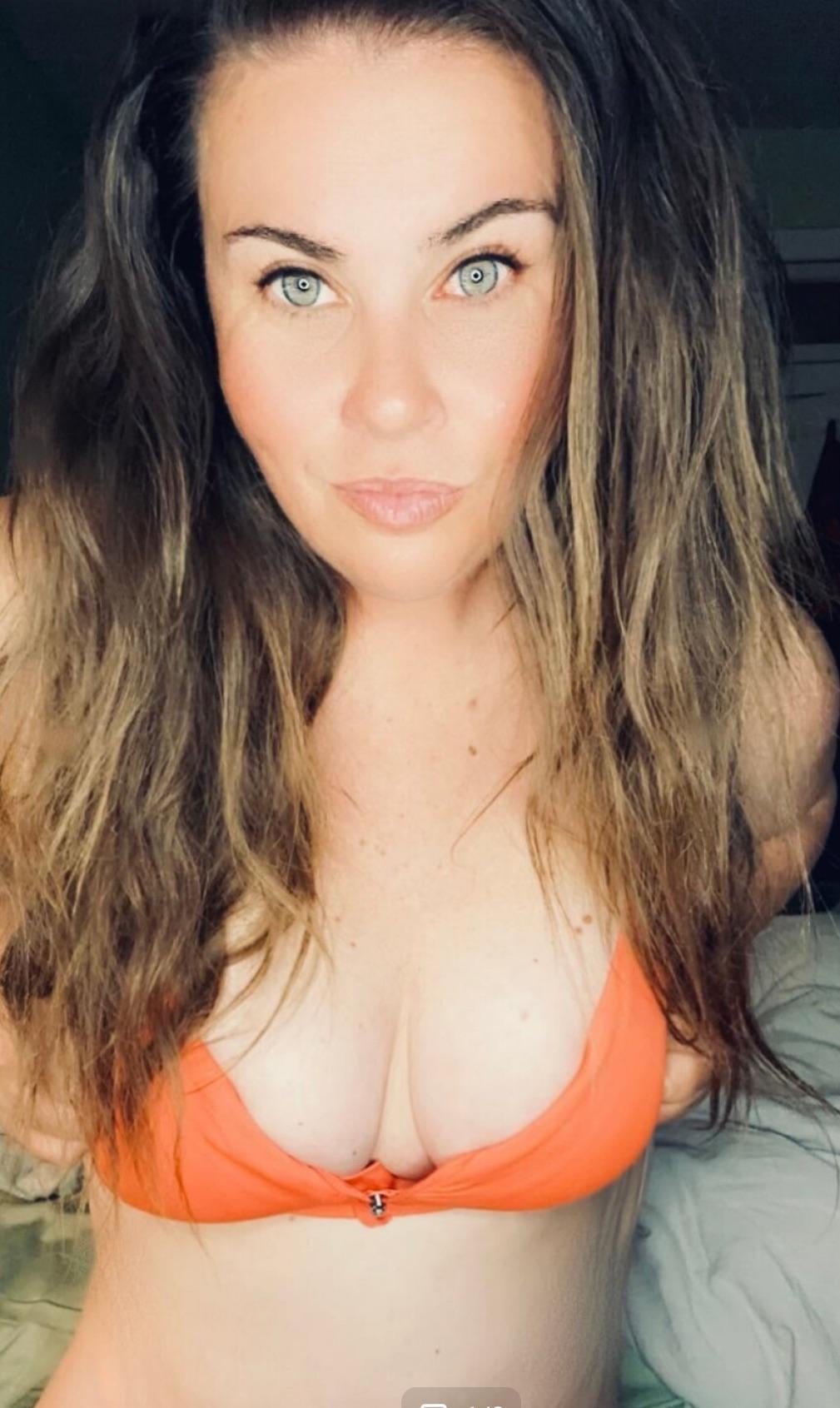 Thicker Big tits with a lovely ass make this equestrian
