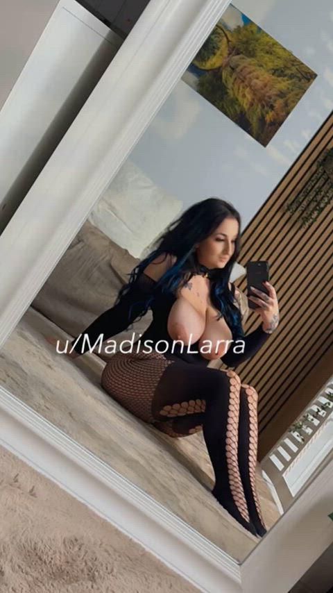 Thicker Short curvy and blessed with big tits… tell me