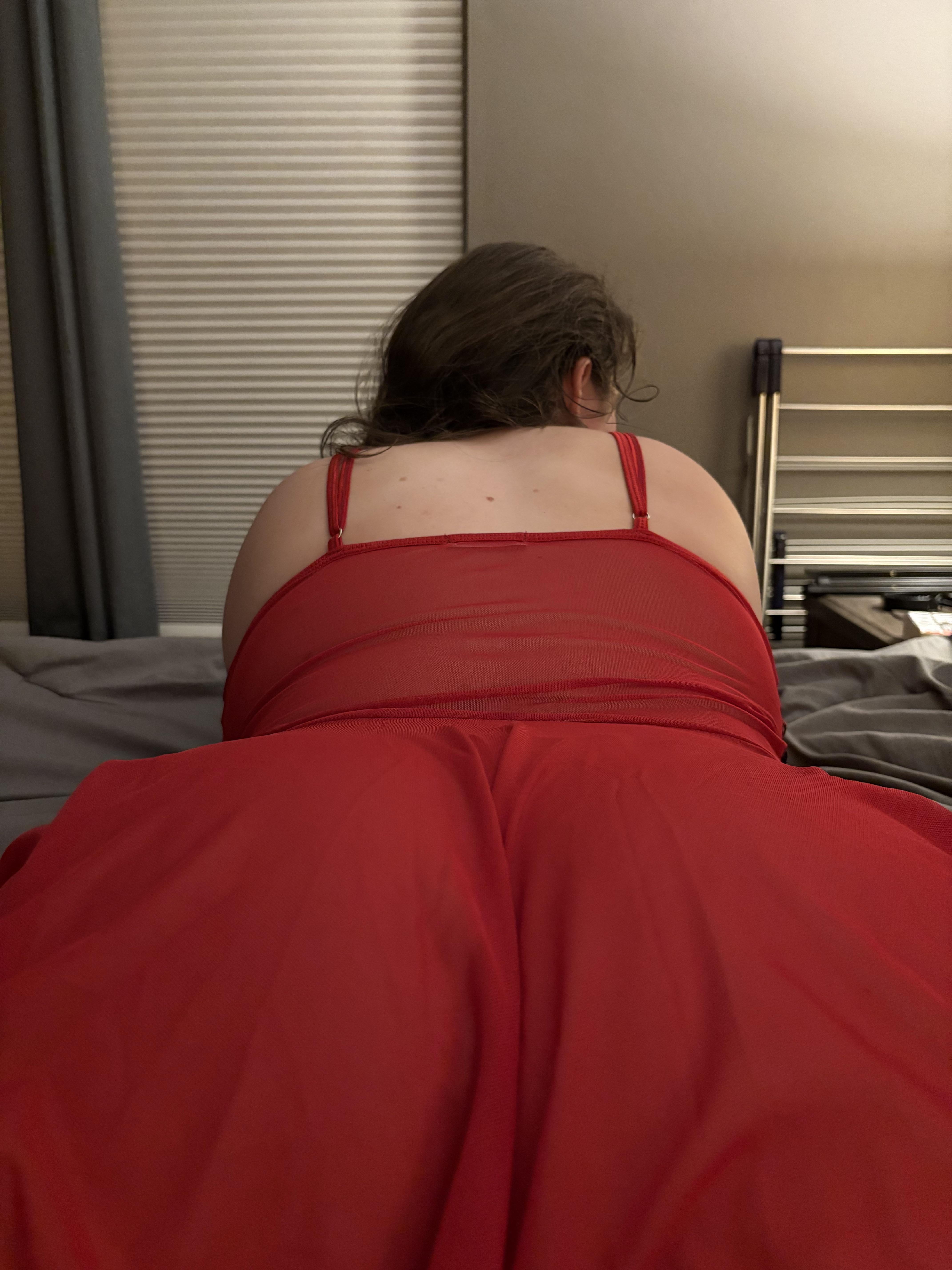 Thicker Thicc MILF peach
