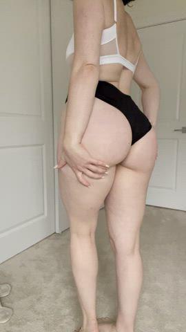 Thicker jiggle it for me babe